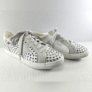 Womens La Sheelah White Studded Star Sneakers Size 7.5 Tennis Shoes Casual Comfy